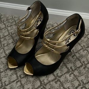 Seychelles black and gold heels. Size 10